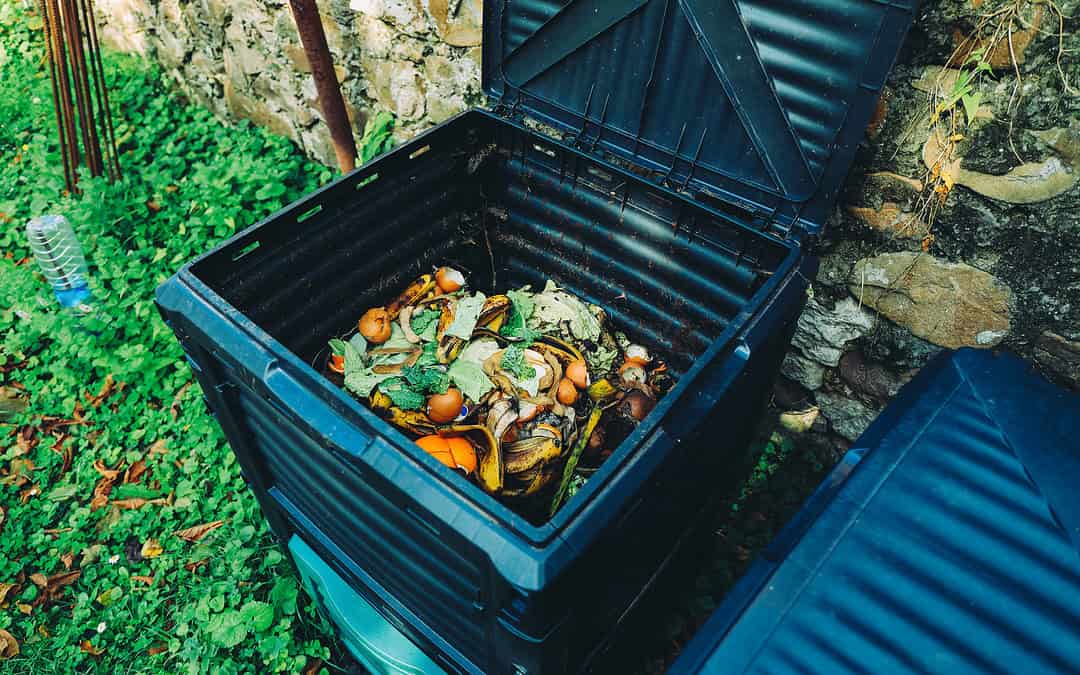 DIY: Quick & Easy Compost Bin from Household Items